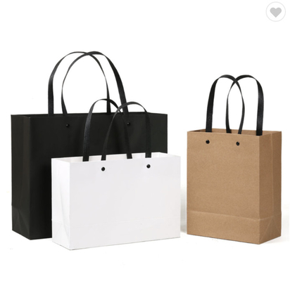 Un bon prix. Sacs de marchandises Kraft personnalisés Sacs de magasinage bruns Logo noir imprimé en ligne