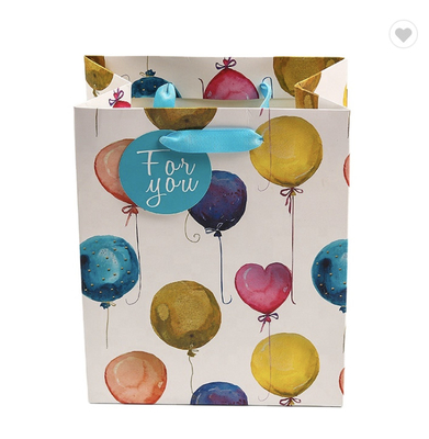 Un bon prix. Sac de magasinage en papier personnalisé de 25x15x35 cm avec poignée de modèles de ballons colorés en ligne